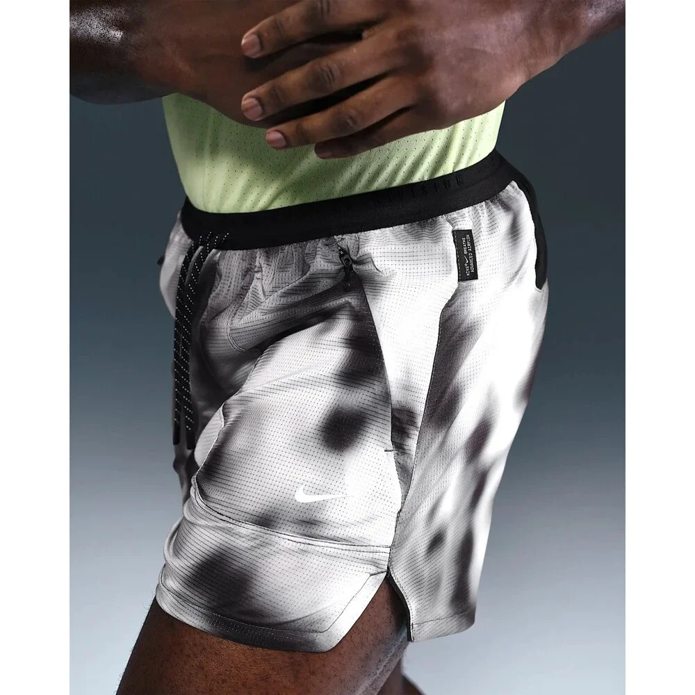 Nike Running Division Breathe Dri-FIT ADV 4'' Running Shorts Men Small HJ4150010